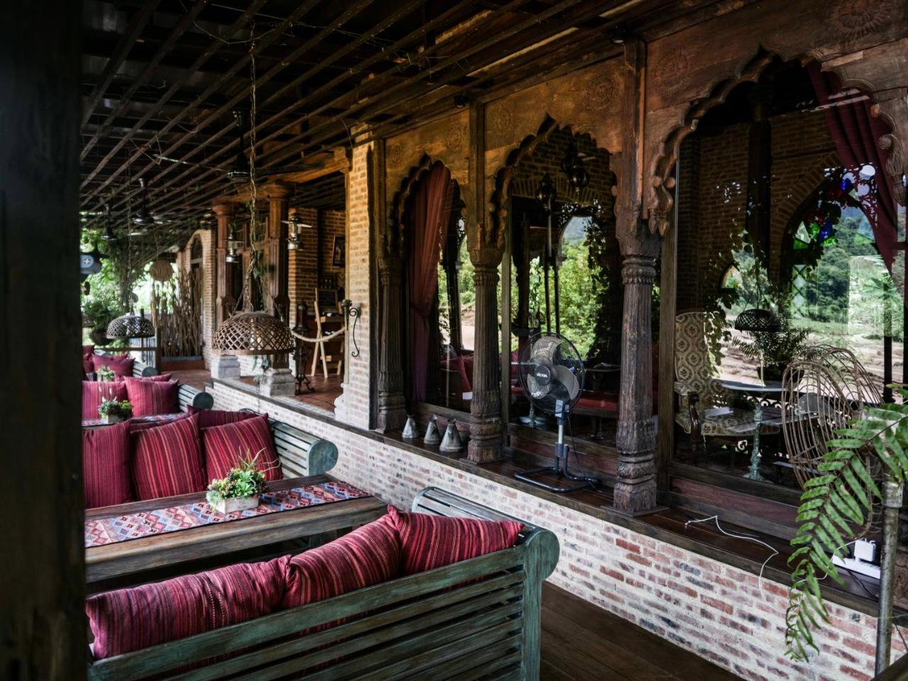 Chateau Orientale Resort Luang Prabang Exterior photo