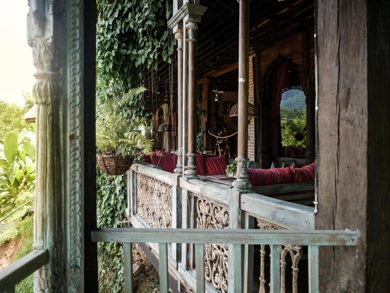 Chateau Orientale Resort Luang Prabang Exterior photo