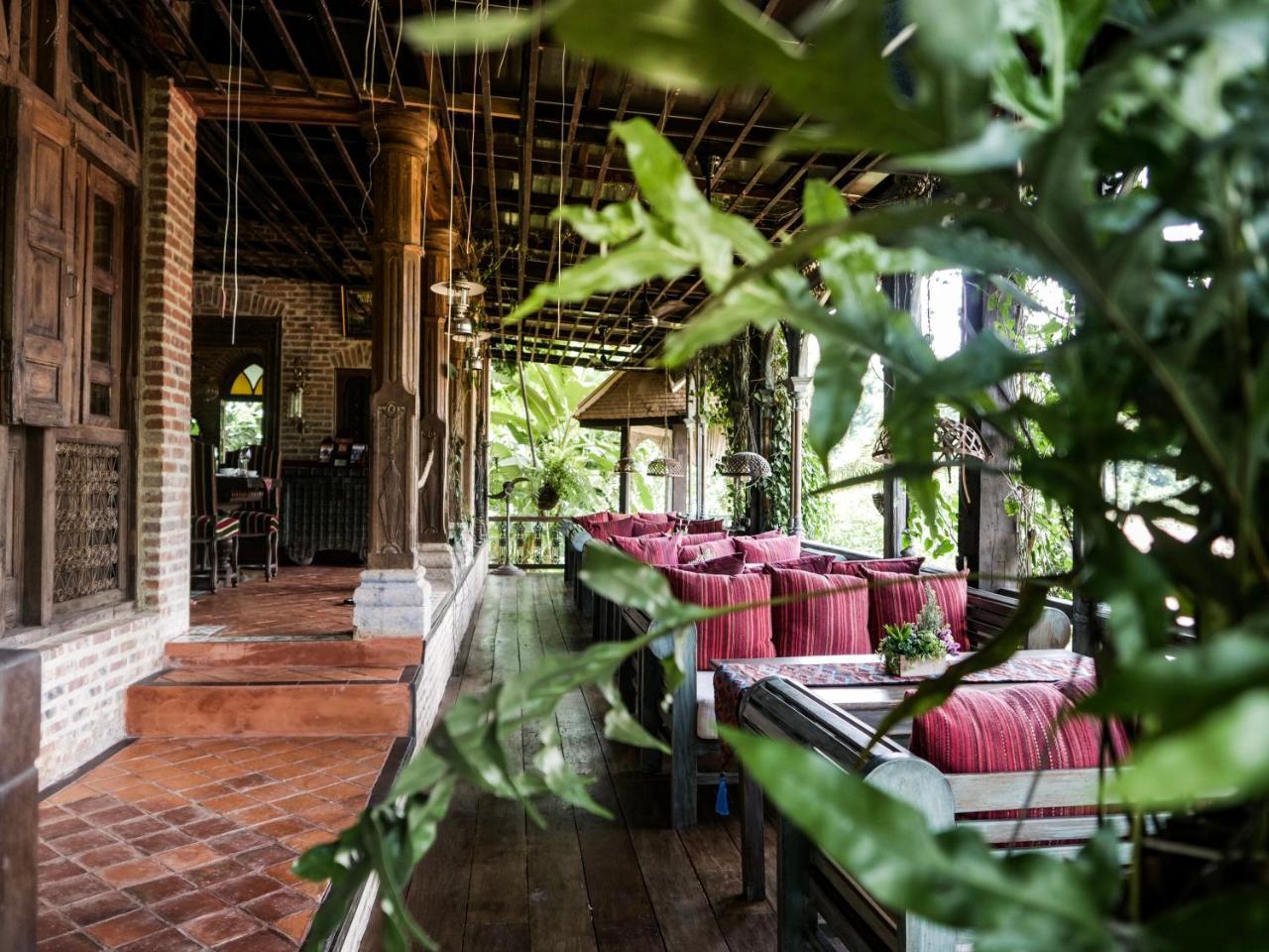 Chateau Orientale Resort Luang Prabang Exterior photo